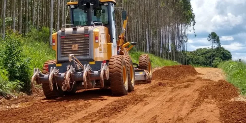 Os investimentos têm garantido estradas de qualidade para o escoamento da produção agrícola municipal