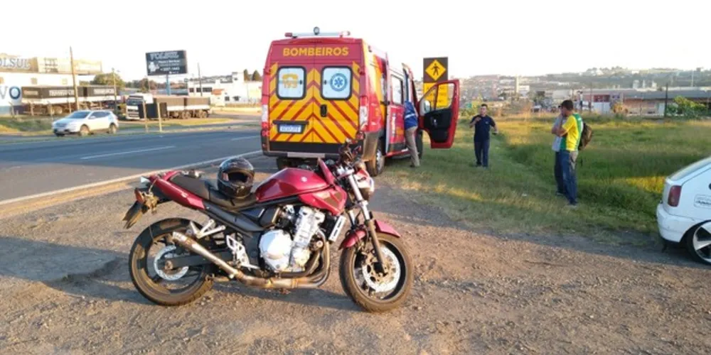 Rapaz que pilotava a moto foi levado ao HGU com ferimentos leves