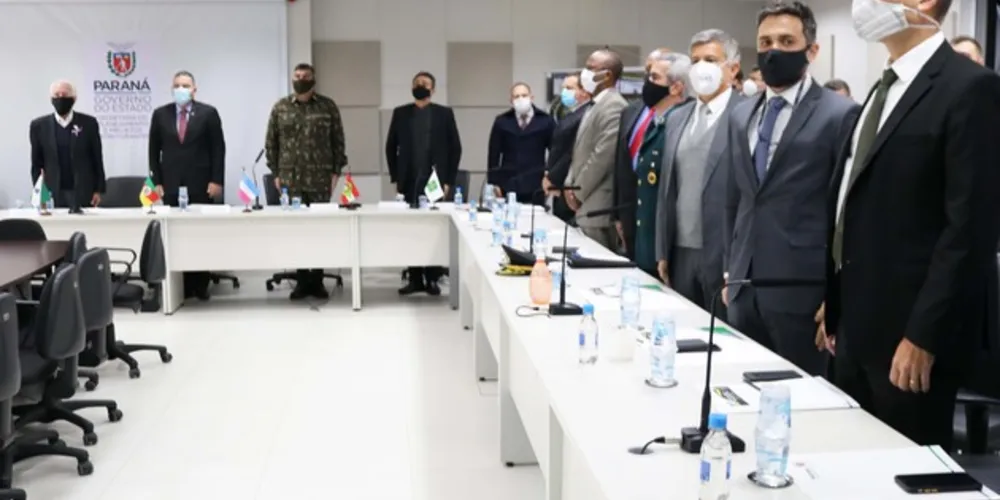 Ações como utilização de máscara facial, distanciamento adequado de cada cidadão e uso de álcool gel no local de votação foram debatidos.