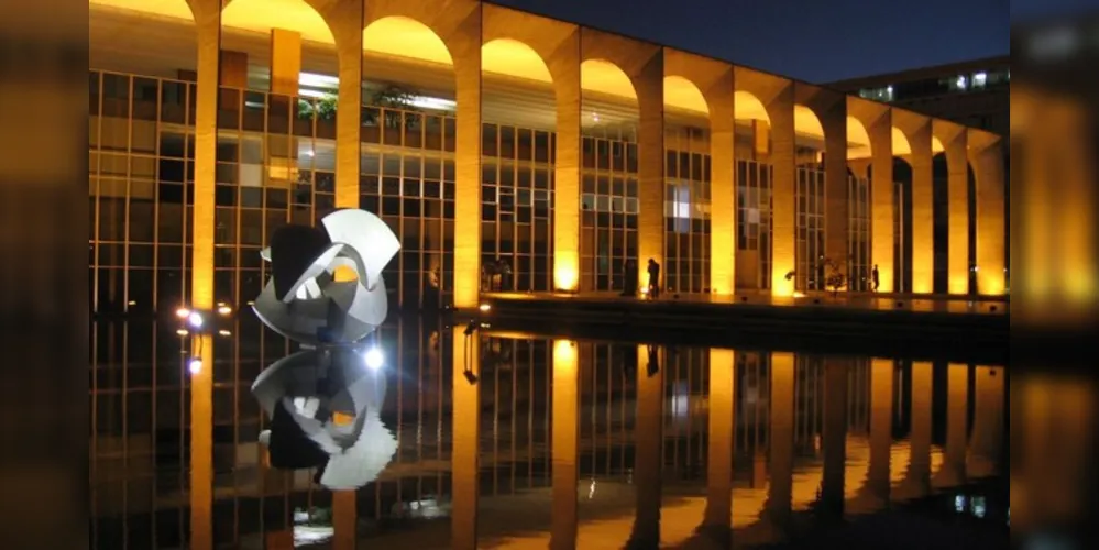 Depois da explosão, a Marinha do Brasil informou que os militares que compõem a Força Tarefa Marítima da corporação, em Beirute, estão bem e não foram atingidos explosão.