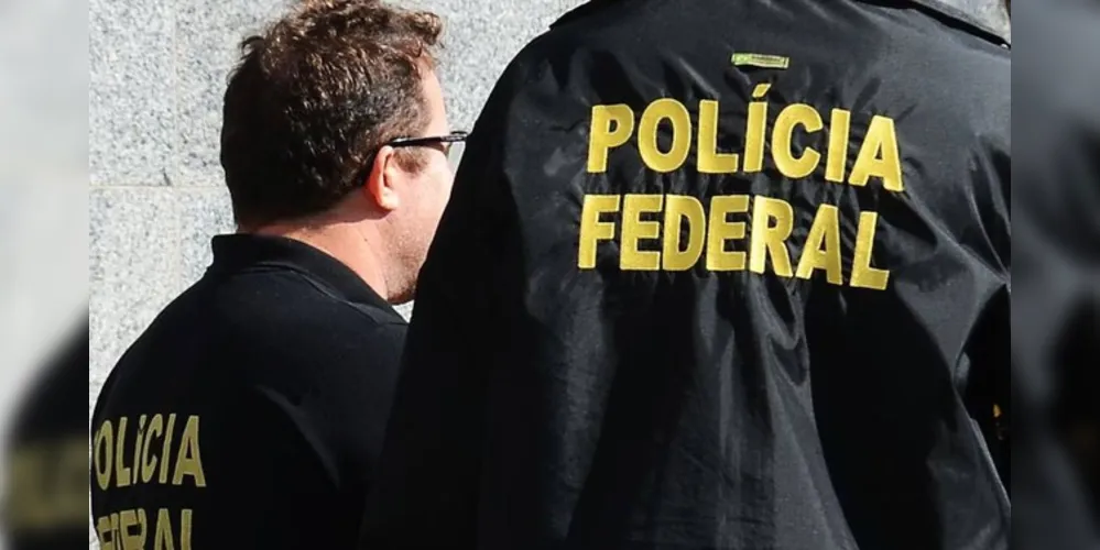 Até as 7h de hoje, três pessoas já tinham sido presas, de acordo com a Polícia Federal (PF).