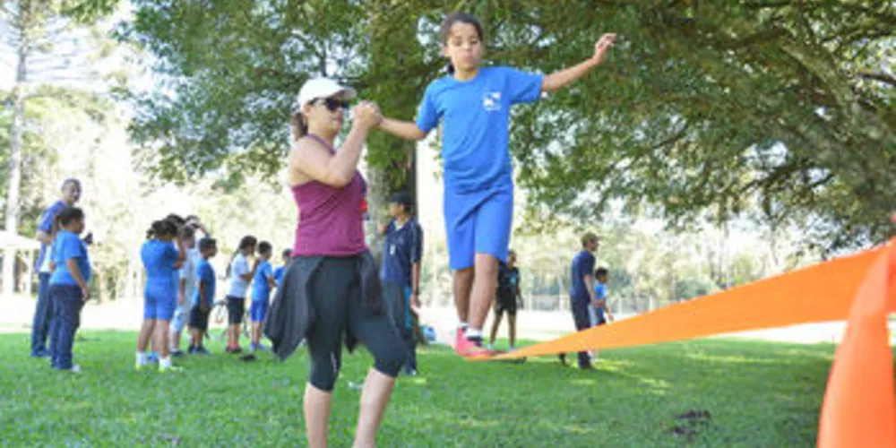 Alunos tiveram experiências em slackline, escalada, skate e outros esportes