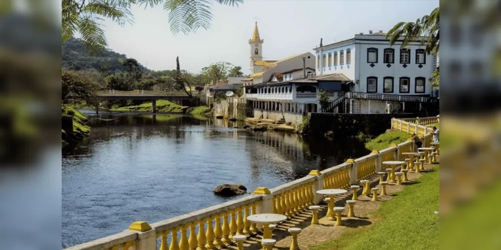 Cerca de 50% da população economicamente ativa depende do setor do turismo
