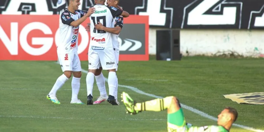 Operário não tomou conhecimento do adversário, fez uma bela atuação e venceu por 3 a 1