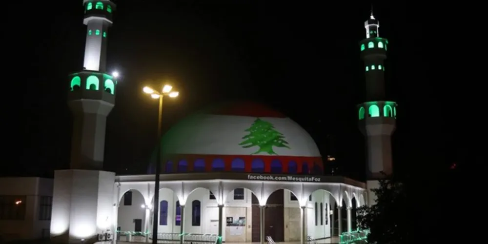 Foz do Iguaçu tem a segunda maior concentração de árabes e descendentes do Brasil, atrás de São Paulo, com cerca de 20 mil pessoas, boa parte formada por libaneses.