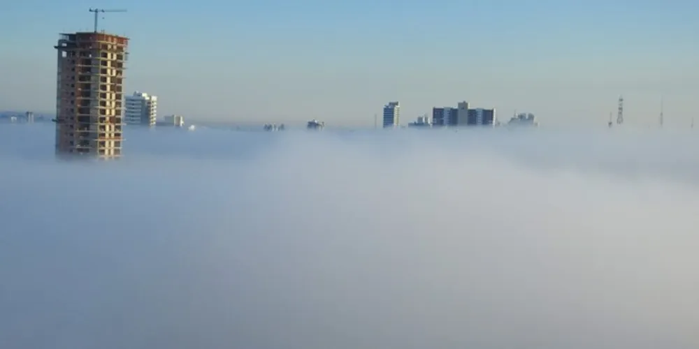 Ponta Grossa praticamente some com a densa neblina