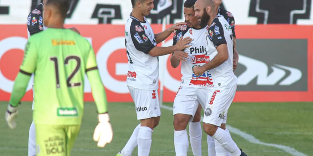 Após a vitória contra o Figueirense, alvinegro viaja para enfrentar Náutico