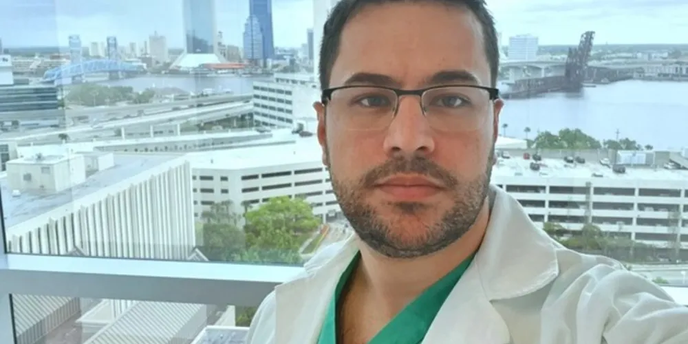 Lucas Augusto era formado pela Universidade Federal do Paraná, em Curitiba, e fez especialização na Faculdade de Medicina da USP, em Ribeirão Preto-SP. O médico deixa esposa e dois filhos.