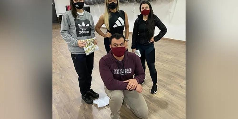 Os profissionais acompanham o grupo de participantes por um período de três meses. Todo o trabalho é voluntário.  
