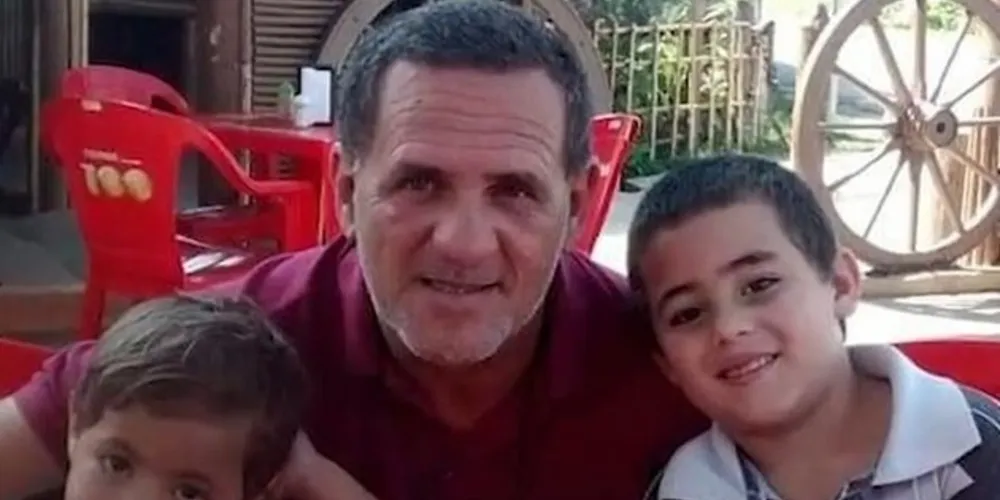 Lucilo Souza Pinto Filho, de 59 anos, pegou os filhos, Samuel Henrique dos Santos Pinto, de 6 anos, e Saulo José dos Santos Pinto, de 4 anos, na casa da mãe para passar o Dia dos Pais.