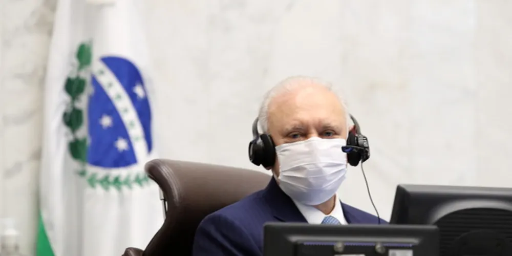 A chapa encabeçada pelo deputado, denominada 'Parlamento Forte', foi eleita com 48 votos a favor, seis abstenções e nenhum voto contra