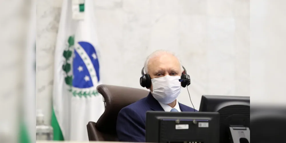 A chapa encabeçada pelo deputado, denominada 'Parlamento Forte', foi eleita com 48 votos a favor, seis abstenções e nenhum voto contra