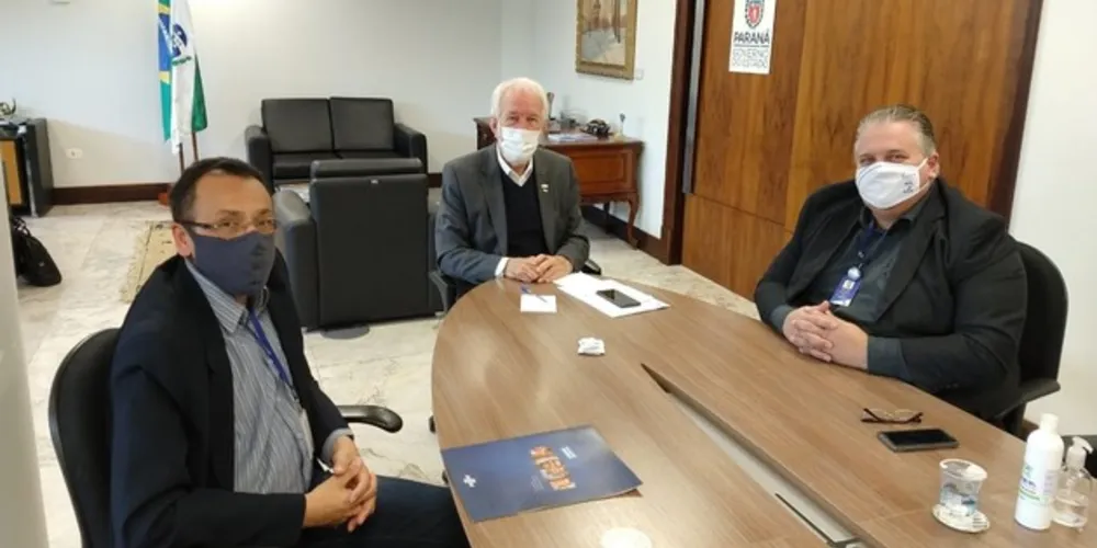 Reunião ocorreu nesta segunda-feira