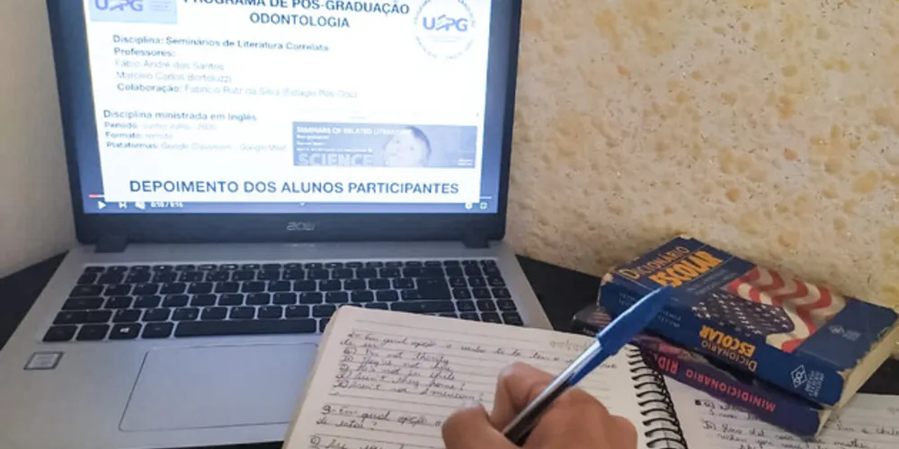 Os professores Fábio Santos, Marcelo Bortoluzzi e Fabrício Rutz da Silva (Estágiário de Pós-Doutorado) desenvolveram atividades remotas através do Google Meet e do Google Classroom pelo período de oito semanas.