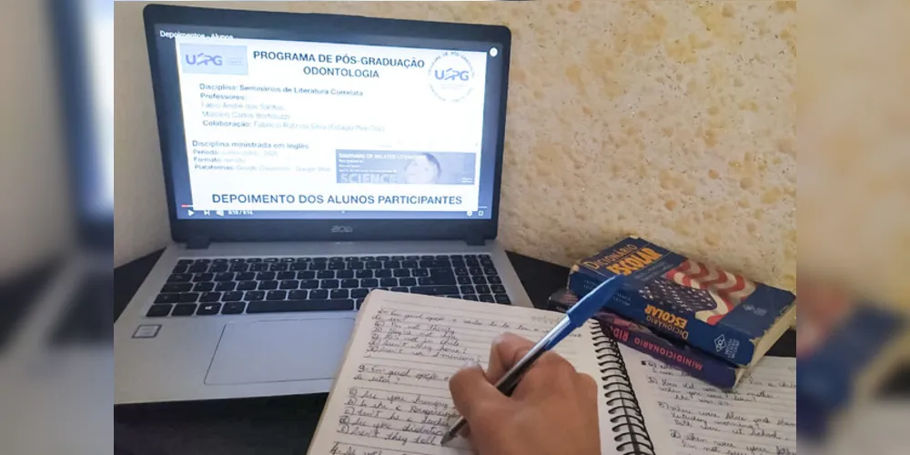 Os professores Fábio Santos, Marcelo Bortoluzzi e Fabrício Rutz da Silva (Estágiário de Pós-Doutorado) desenvolveram atividades remotas através do Google Meet e do Google Classroom pelo período de oito semanas.