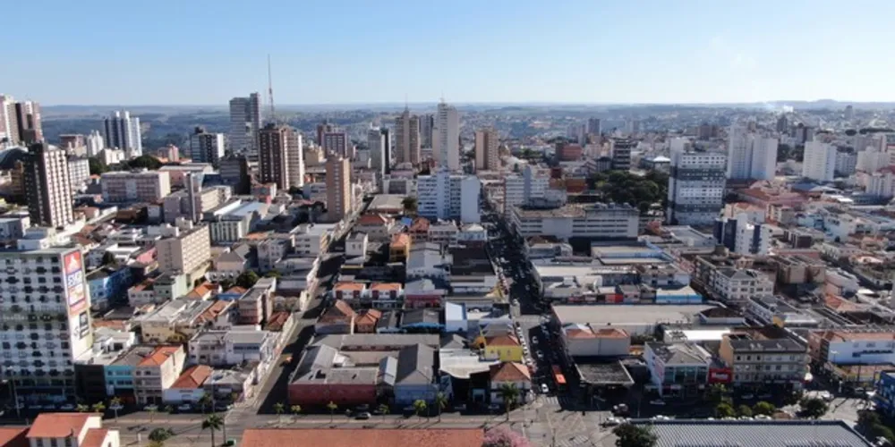 Cidade agora tem 1.928 casos confirmados da doença desde o início da pandemia