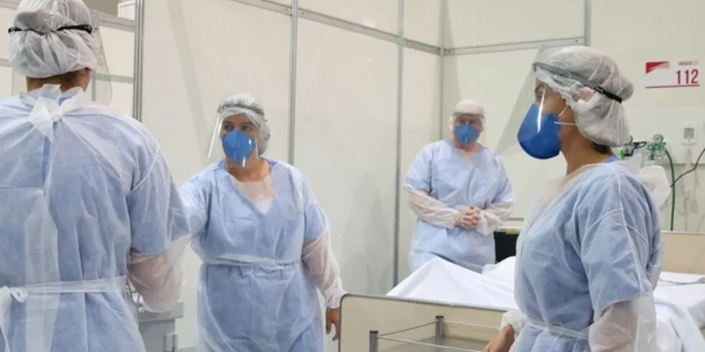 Dados do Ministério da Saúde mostram que 23,3 mil profissionais de saúde foram diagnosticados com o novo coronavírus.