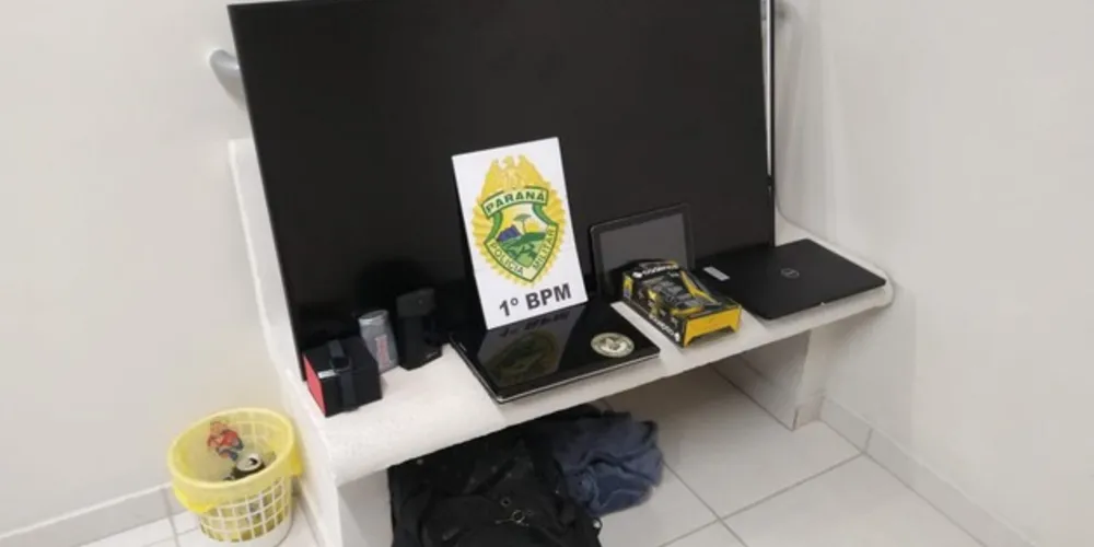 Objetos furtados foram recuperados e um dos autores foi preso em flagrante