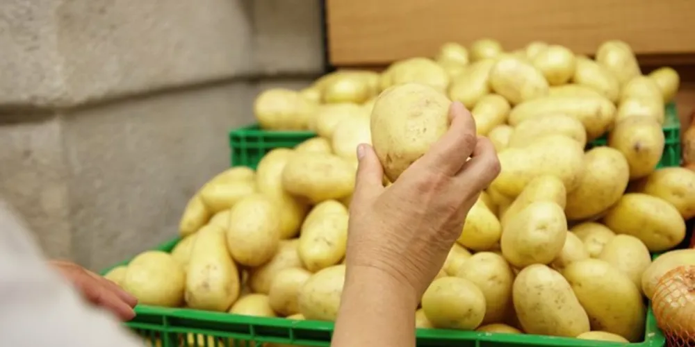 O estudo indicou também queda de 29,03% no preço da batata e aumento de 28,74% do item esponja de aço.