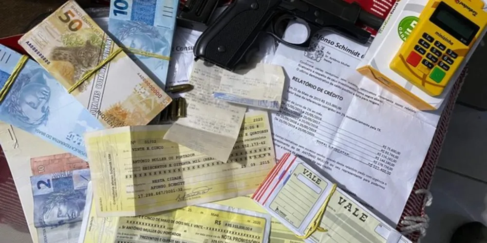 Polícia encontrou contratos, notas falsificadas e até roteiro de como aplicar os golpes