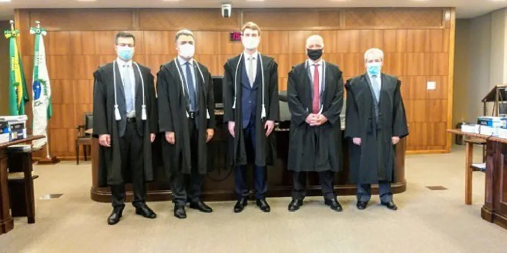 Imagem ilustrativa da imagem Ponta-grossense toma posse na Corte do TRE-PR