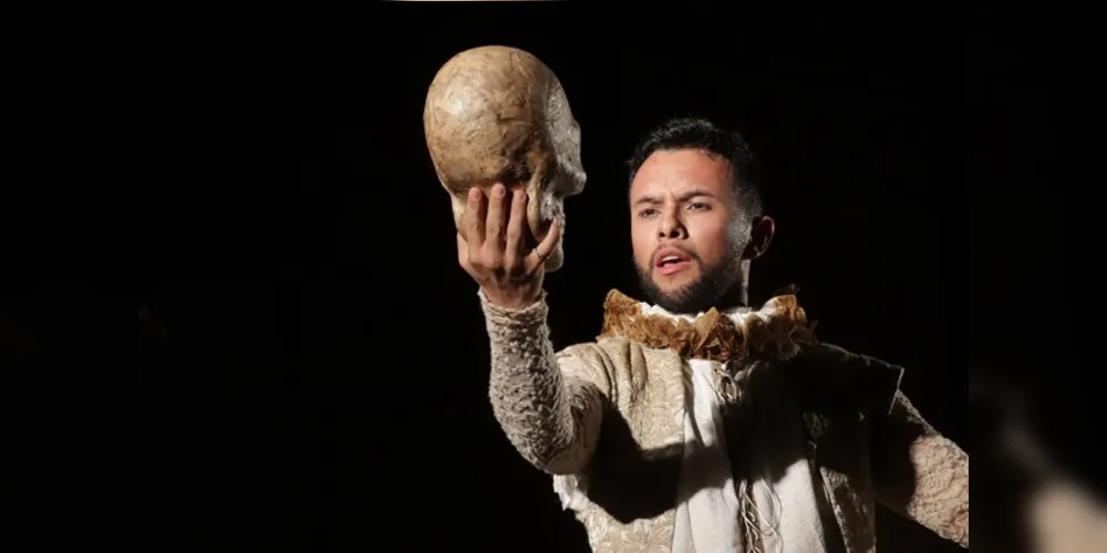 Celebração será online com a reapresentação da peça "Shakespeare: paixão e poesia" pelas redes sociais.