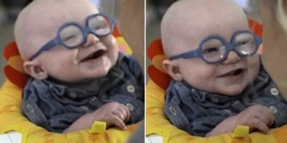 O bebê conseguiu enxergar pela primeira vez depois de colocar um óculos. 