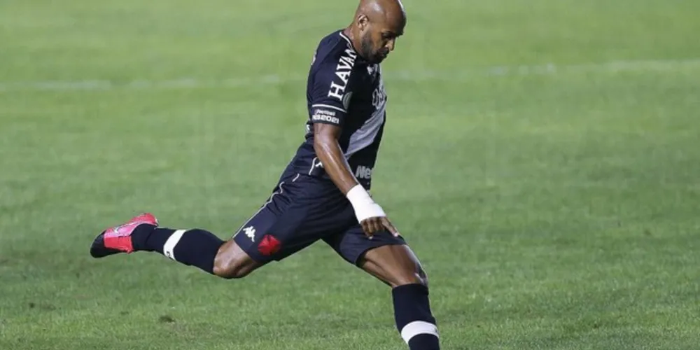 Felipe Bastos marcou os dois gols do Vasco na vitória sobre o Sport