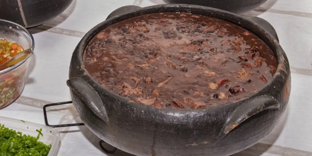 Nomeada como “Feijoada Solidária”, a ação visa arrecadar fundos para a instituição, que vem passando dificuldades por conta da pandemia do novo coronavírus.