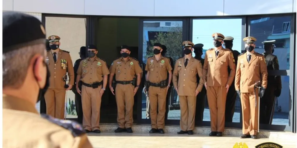 A entrega da medalha representa o reconhecimento da instituição pela excelência dos serviços prestados pelos valorosos policiais militares ao longos dos anos.