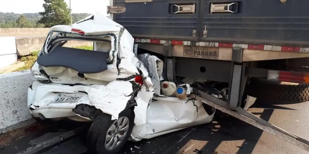 Engavetamento aconteceu na tarde desta sexta-feira na BR-116