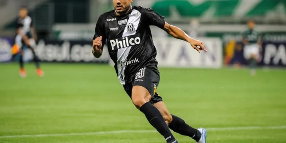 Operário Ferroviário comunica que acertou a contratação do atacante Roger 