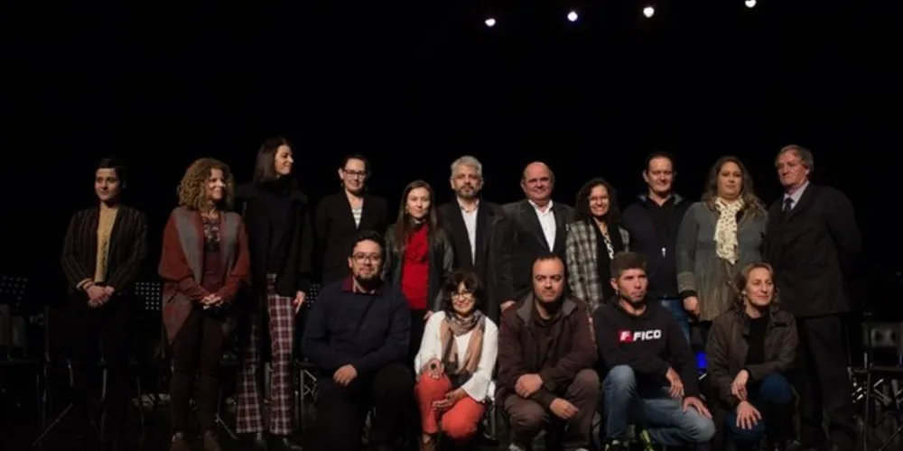 Os Conselhos Municipais são uma das ferramentas que possibilitam aos cidadãos uma participação ativa no processo de criação de políticas públicas no Brasil