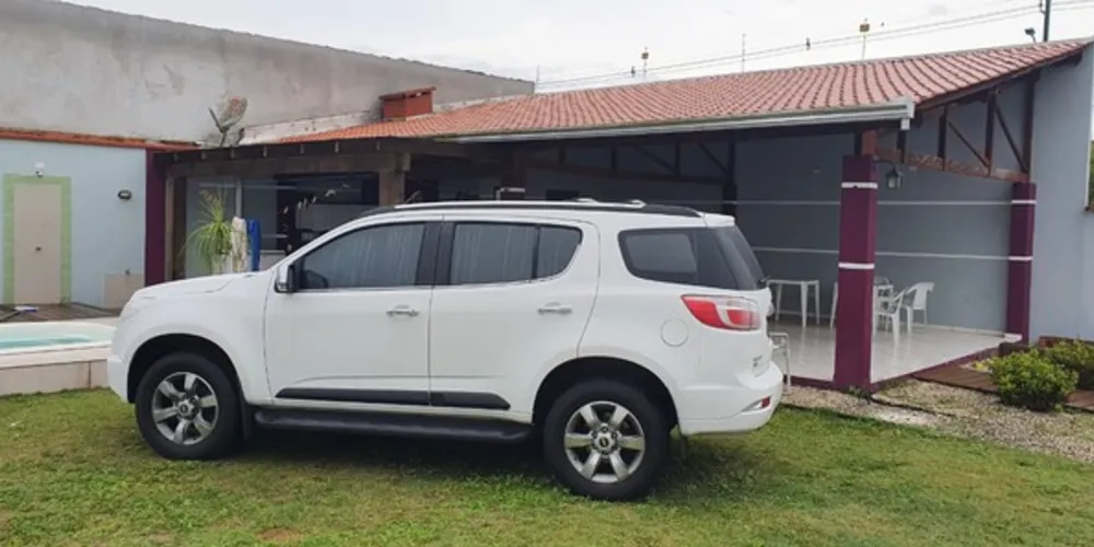 Operação em Curitiba resultou na apreensão de veículos usados pela quadrilha