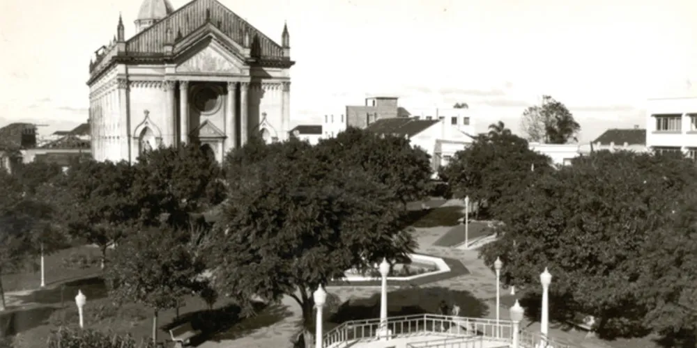 A Academia Ponta-grossense de Letras e Artes está promovendo o Concurso Literário: Ponta Grossa, qual é a sua saudade.