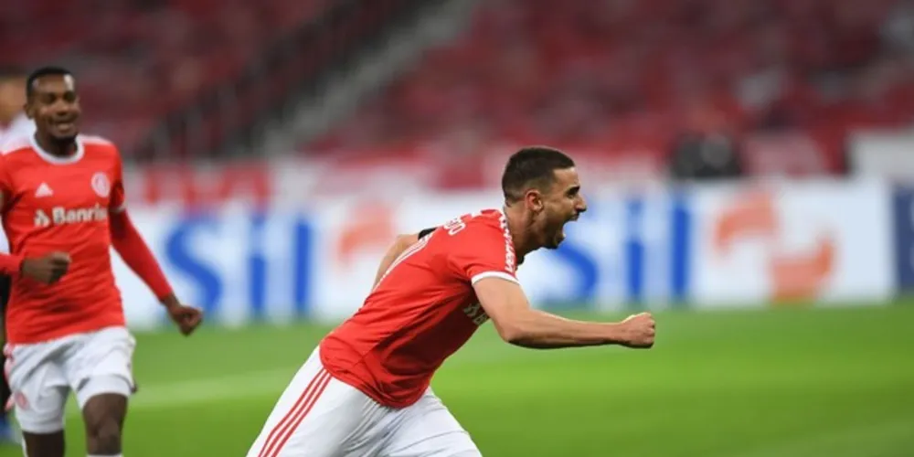 Com brilho de Galhardo, Inter vence Atlético-GO e assume liderança