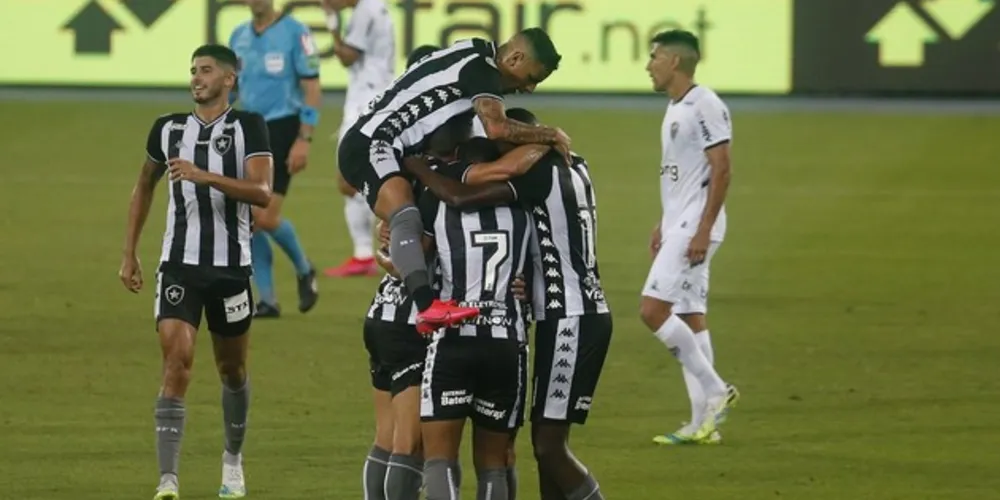Galo sofre primeira derrota no Brasileirão e perde liderança da tabela