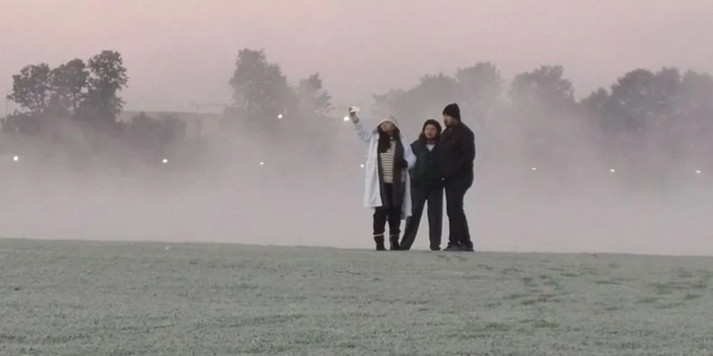 A intensa massa de ar frio de origem polar deve provocar temperaturas mínimas muito baixas, inclusive com possibilidade de valores inferiores a O°C em parte do Sul do Brasil.