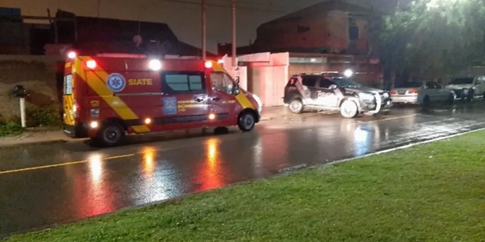 O suspeito identificado como Eleandro Prestes, 37 anos, foi atingido por disparos de arma de fogo. 