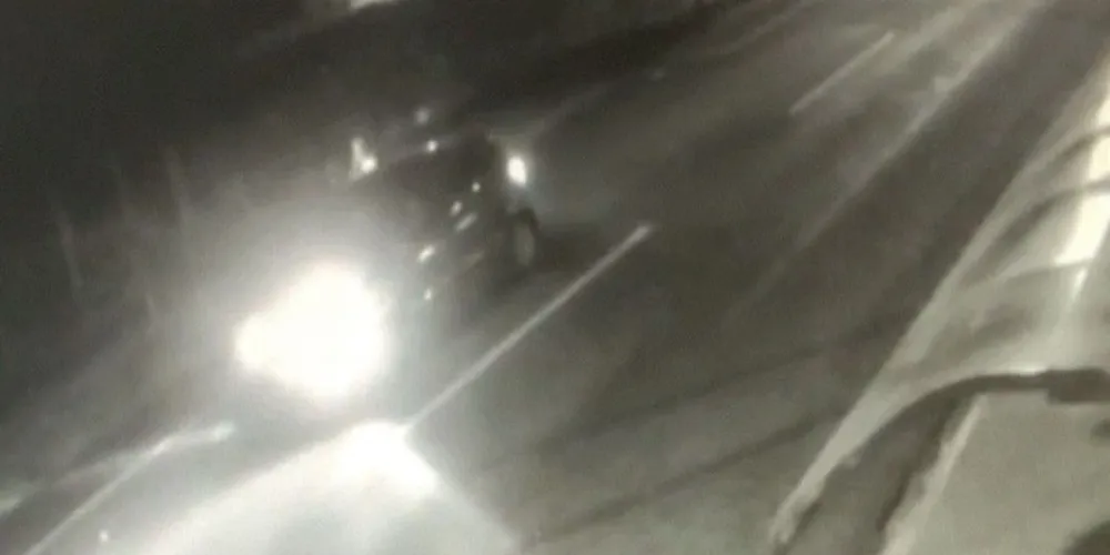 O crime aconteceu em 23 de julho. Imagens de uma câmera de segurança no local onde a vítima foi abordada ajudaram a identificar os suspeitos.