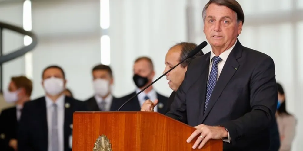 Segundo o presidente, o valor do benefício aos informais pesa nos cofres públicos e, por isso, deverá ser reduzido nos próximos pagamentos. 