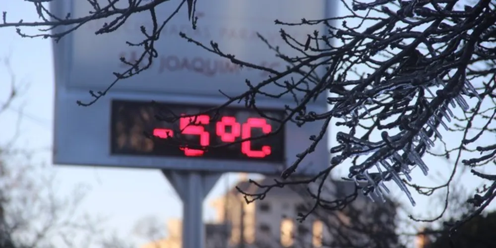 No extremo sul do Paraná, a mínima chegou a -3,4°C, segundo o Simepar.