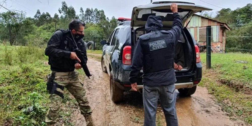 Suspeito foi encontrado em local de difícil acesso, a 70 km da zona urbana do município