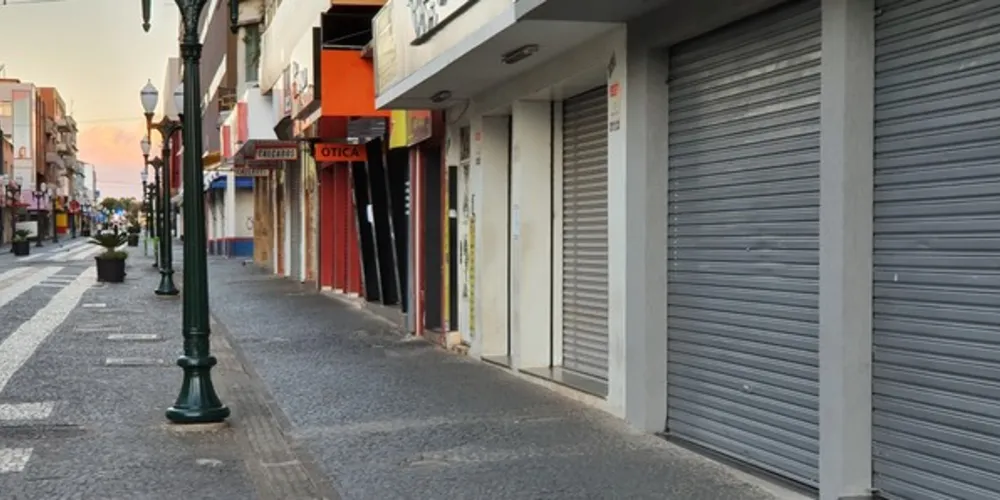 Comércio passou por restrições que devem, pouco a pouco, ser deixadas de lado