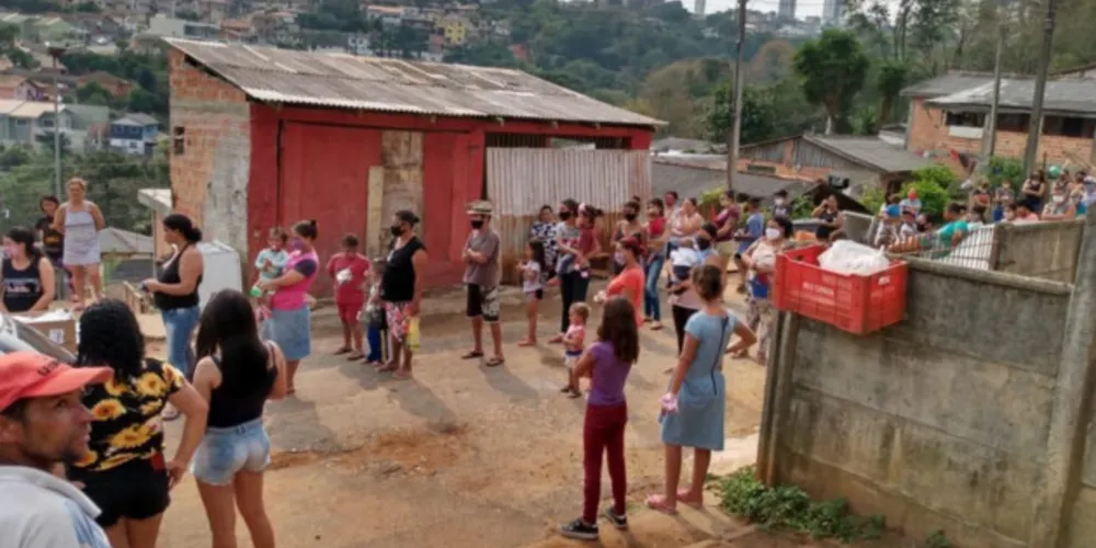 CUFA (Central única das Favelas) realiza doações para famílias carentes de Ponta Grossa.