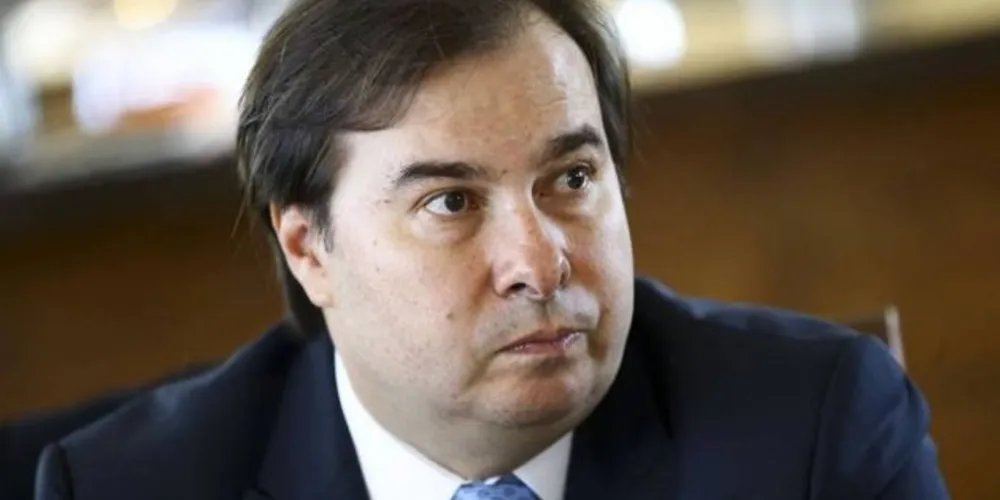 dirigentes partidários e representantes do Poder Judiciário criticaram o presidente da República, Jair Bolsonaro, pela agressão verbal a um repórter do jornal O Globo.