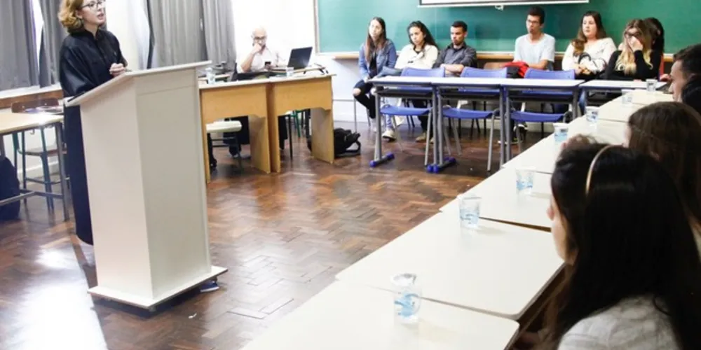 O evento acontece entre segunda-feira (24) e sexta-feira (28). Durante o período noturno, o simpósio apresenta palestras magnas a partir das 19h.