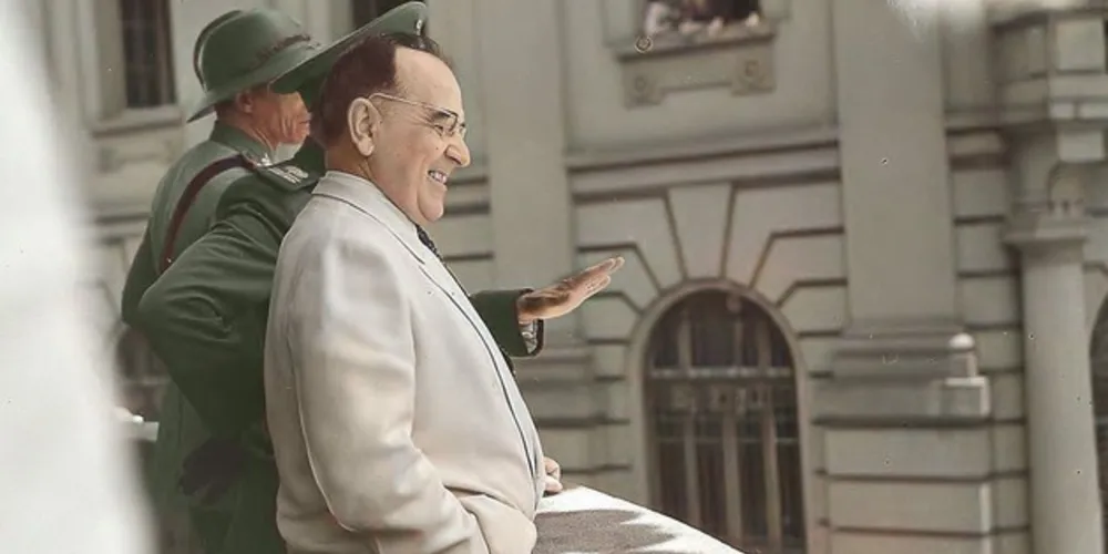 Foto histórica foi compartilhada nas redes sociais em ocasião aos 66 anos da morte do ex-presidente