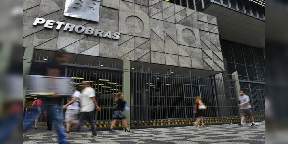 Na tentativa de avançar com o normativo ambiental, a Agência Nacional de Petróleo (ANP) publicou em abril resolução que trata do descomissionamento de instalações de exploração de petróleo e gás natural. 