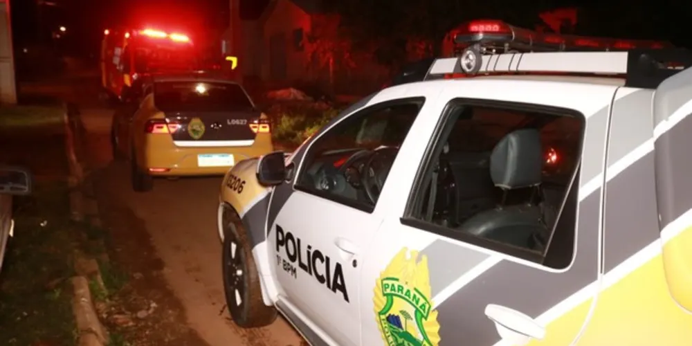 Sabe-se que a vítima, um homem de 47 anos, foi encontrada sem vida, dentro do quarto